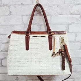 Ivory textured handbag with burgundy handles